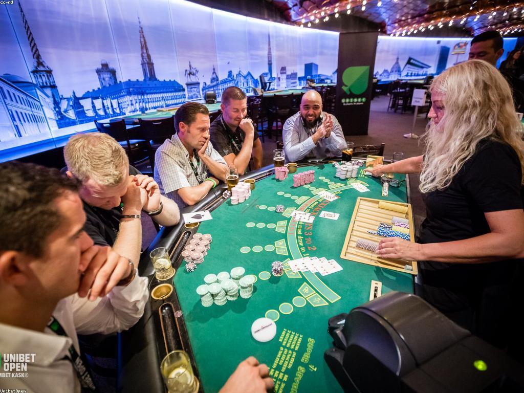 វិជ្ជាជីវៈនៃរ៉ូឡែត និងការប្រកួតប្រជែងក្នុងវិស័យ